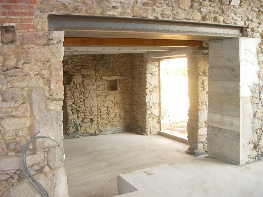 Ouverture de mur en pierre, en béton à La Ravoire